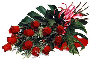 10 adet g�l buketi sade ve sik bir haldedir  Ankara 14 �ubat �i�ek�i ma�azas�  