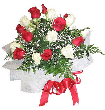  Ankara 14 �ubat �i�ek , �i�ek�i , �i�ek�ilik  12 adet kirmizi ve beyaz g�ller buket