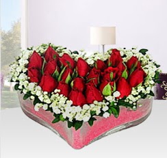 Kalp i�erisinde 10 adet k�rm�z� g�l  Ankara 14 �ubat anneler g�n� �i�ek yolla 