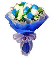 5 mavi g�l 6 beyaz g�lden buket  Ankara 14 �ubat anneler g�n� �i�ek yolla 