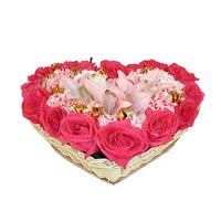 kalp bi�iminde g�ller ve lilyum   Ankara 14 �ubat uluslararas� �i�ek g�nderme 