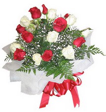  Ankara 14 �ubat �i�ek , �i�ek�i , �i�ek�ilik  12 adet kirmizi ve beyaz g�ller buket