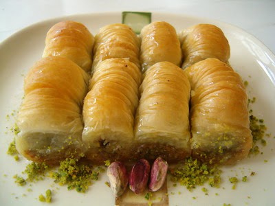 tatli g�nder Essiz lezzette 1 kilo Fistikli Sari Burma  Ankara 14 �ubat cicekciler , cicek siparisi 