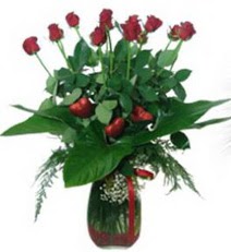  Ankara 14 �ubat uluslararas� �i�ek g�nderme  11 adet kirmizi g�l ve 1 adet kalp �ubuk