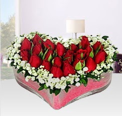 Kalp i�erisinde 10 adet k�rm�z� g�l  Ankara 14 �ubat anneler g�n� �i�ek yolla 